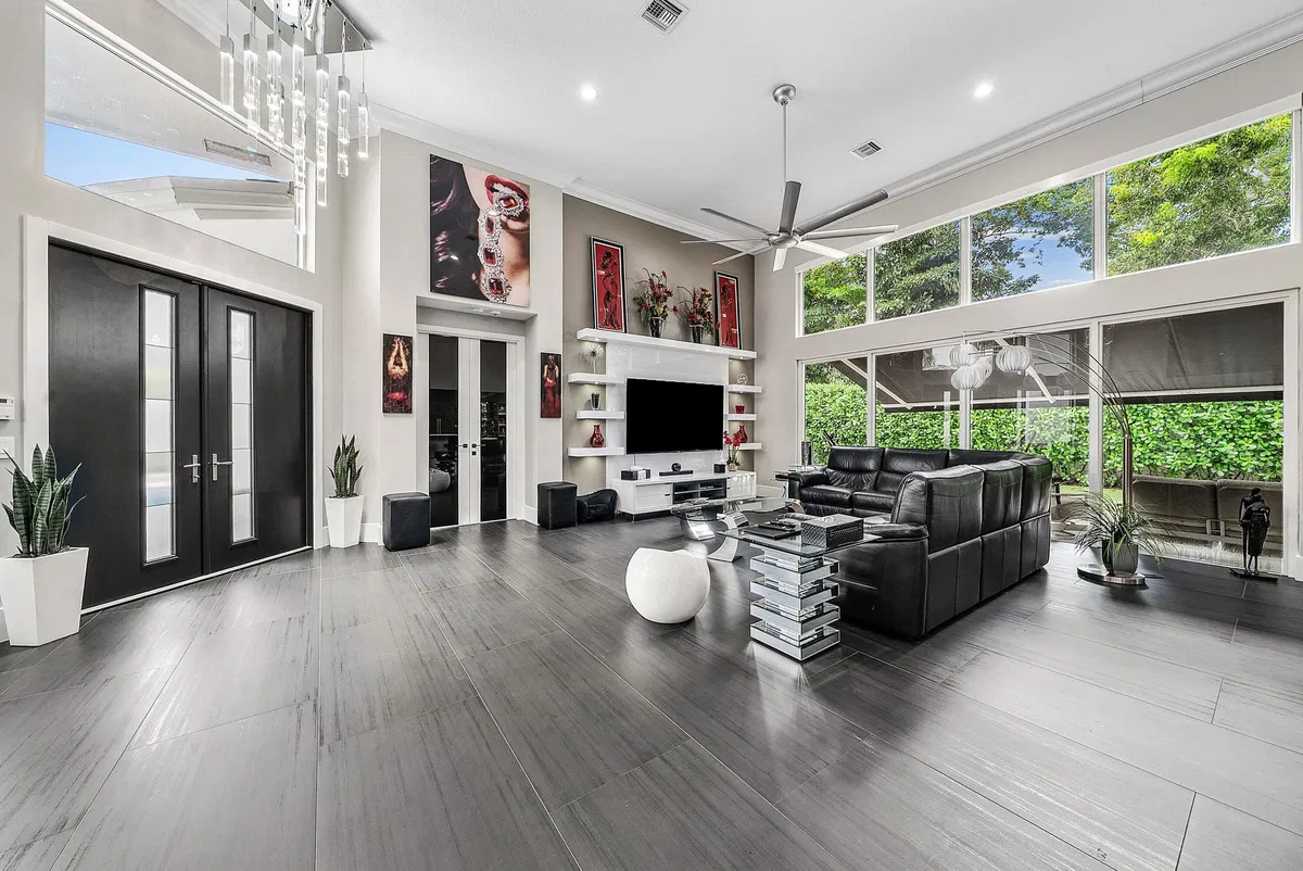 Woodfield Country Club Residence photo 13