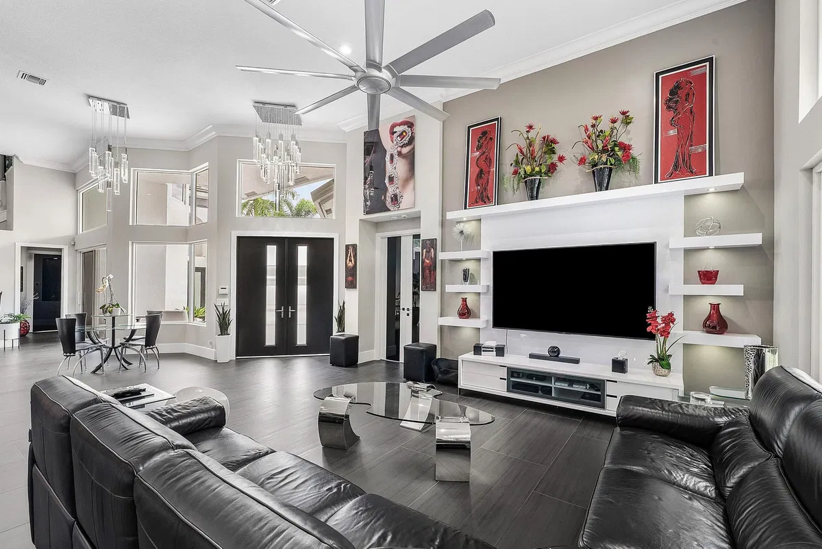 Woodfield Country Club Residence photo 16