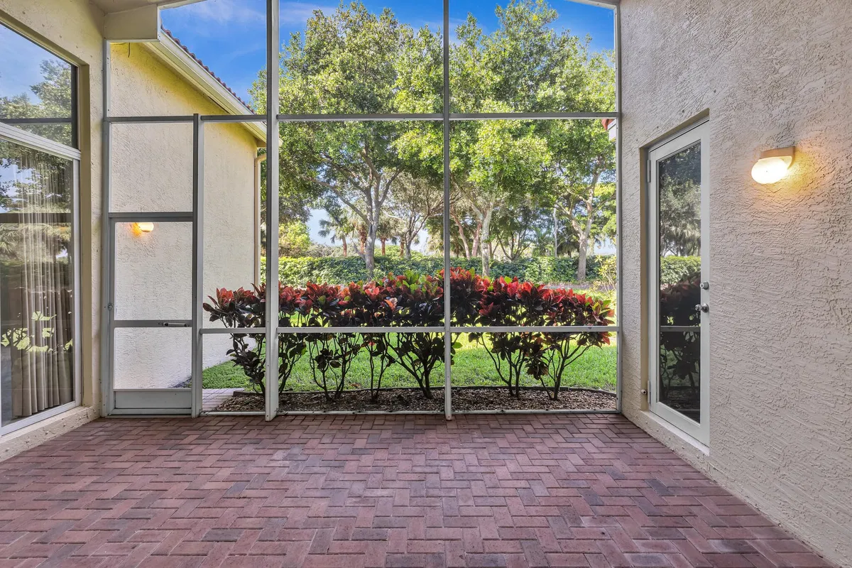  Residence photo 25
