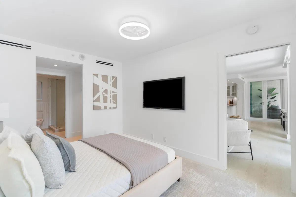 Unit 219 photo 19