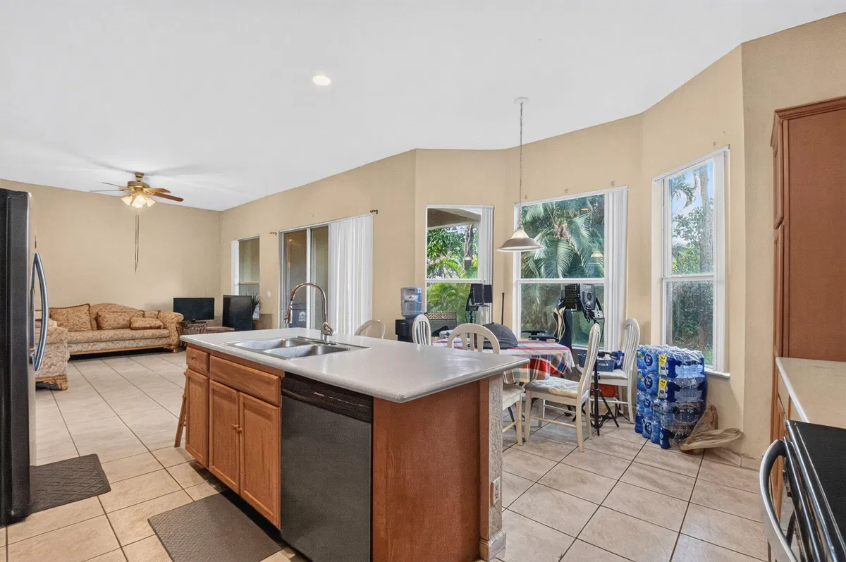 Residence photo 19