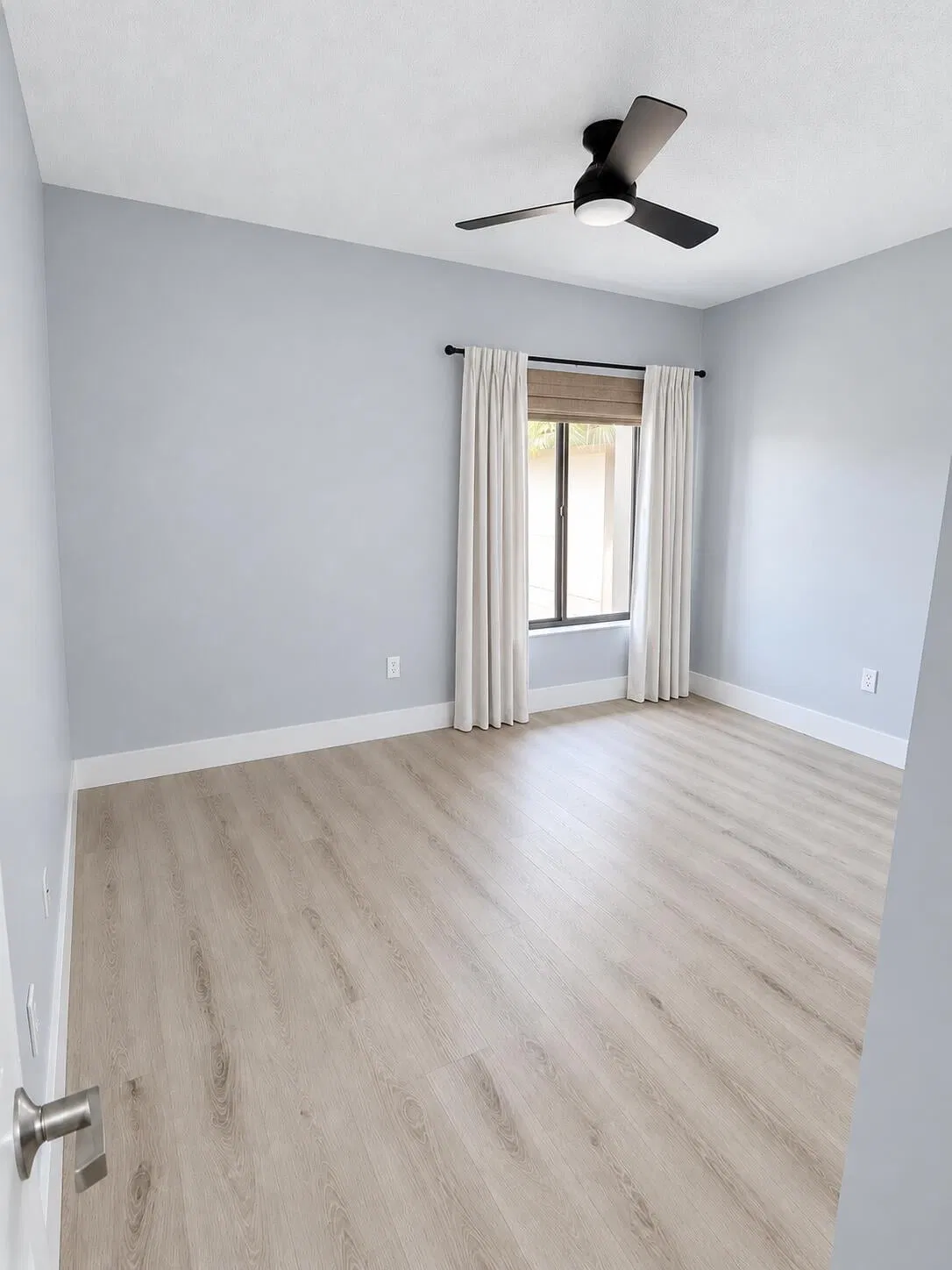 Unit 208 photo 13
