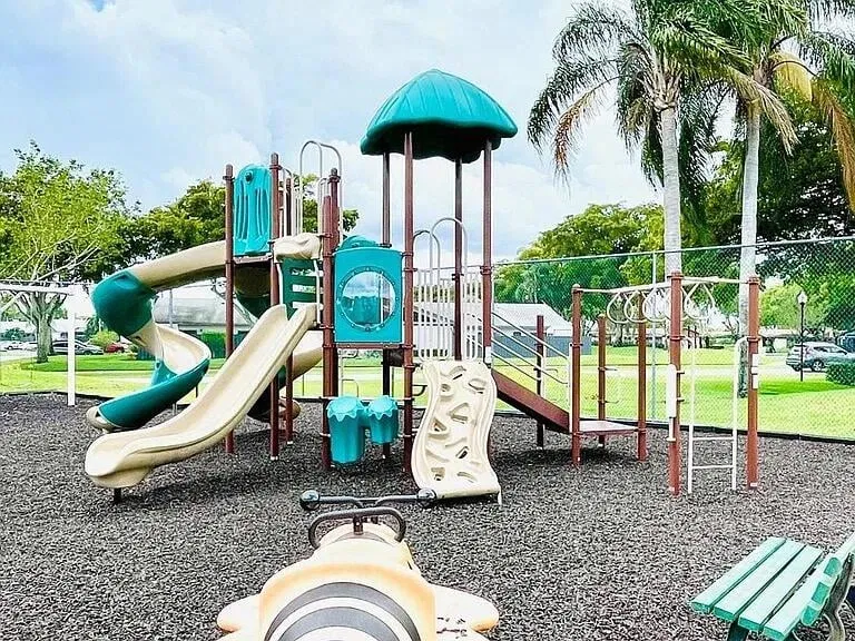 Unit C photo 25