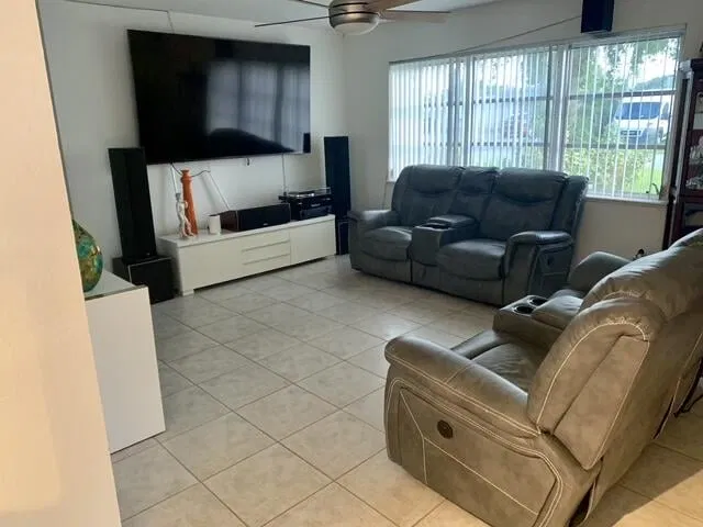 Residence photo 4