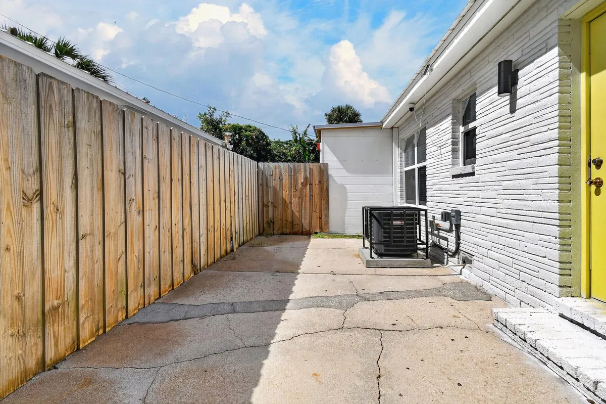 Residence photo 19