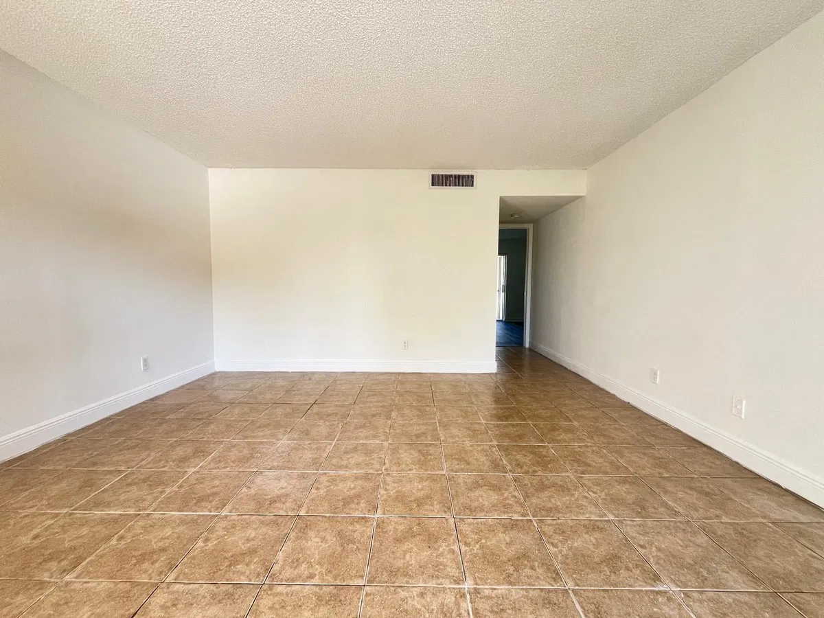Residence photo 10