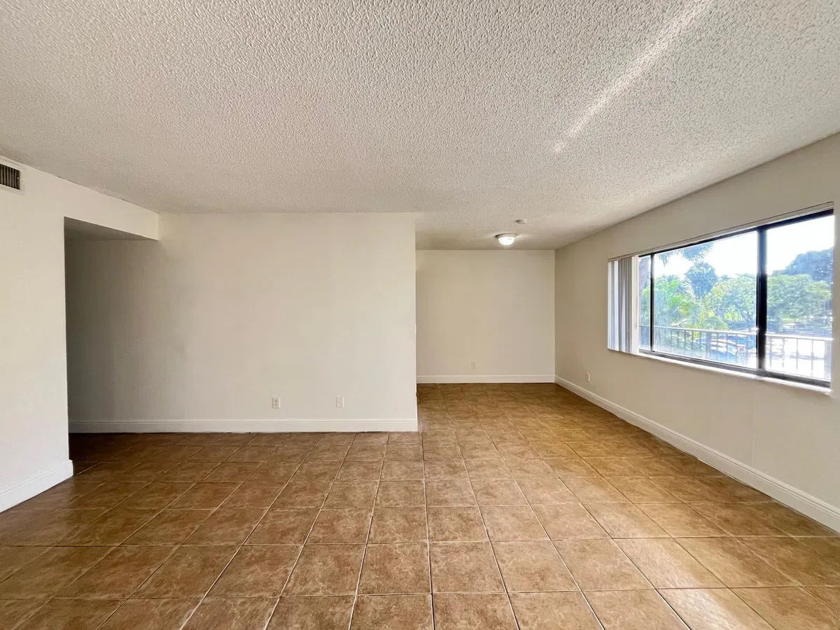 Residence photo 16