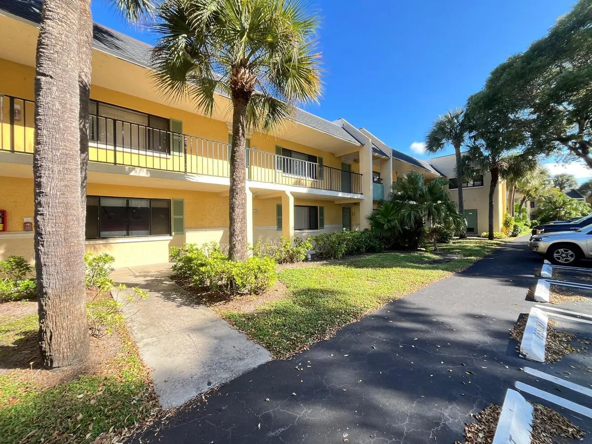 Residence photo 22