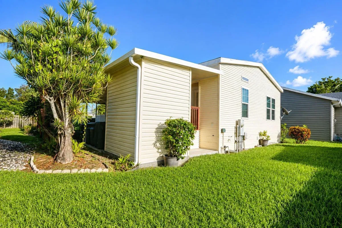 Residence photo 25