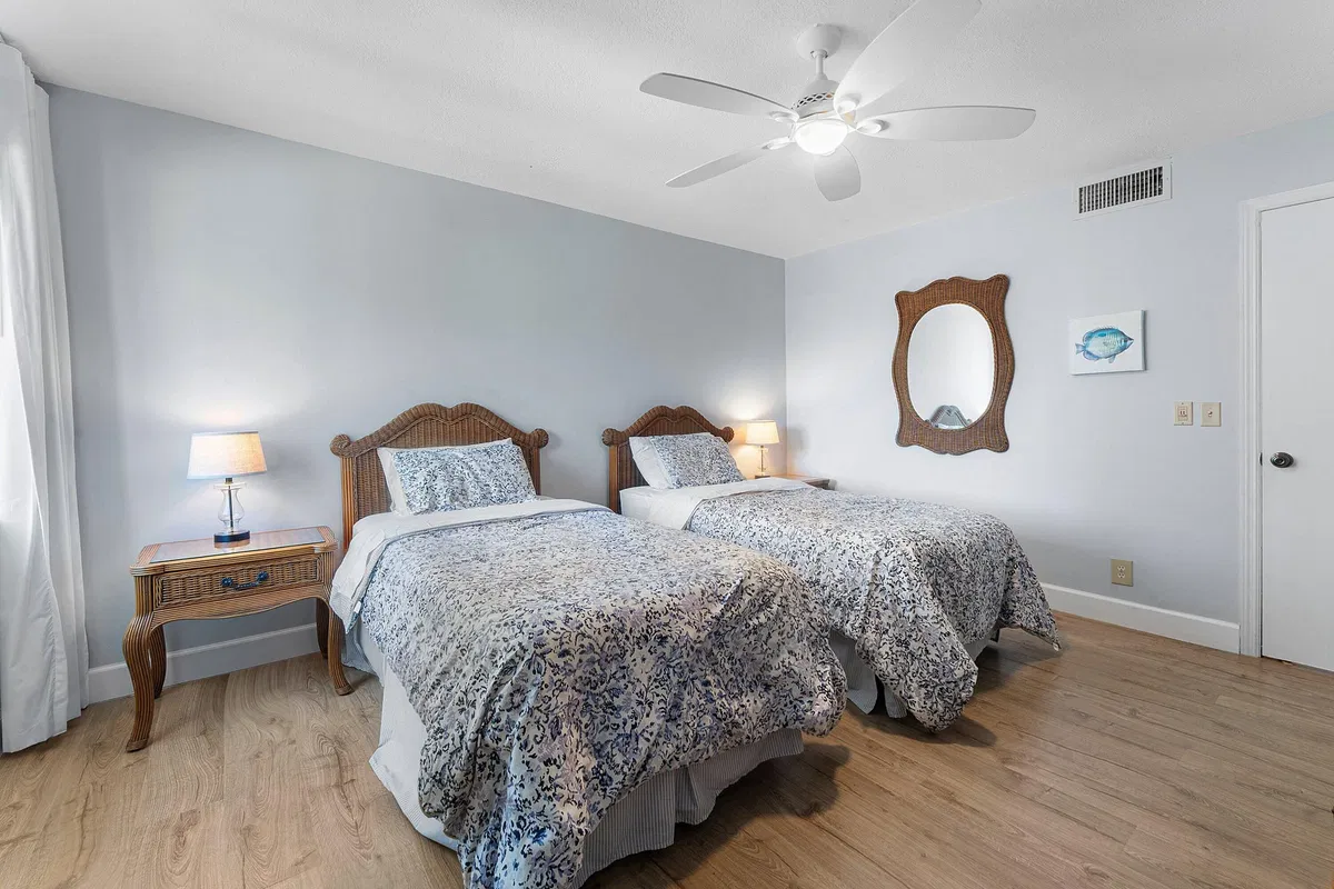  Unit V6-301 photo 19