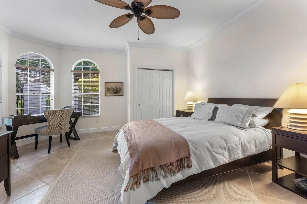 Residence photo 22