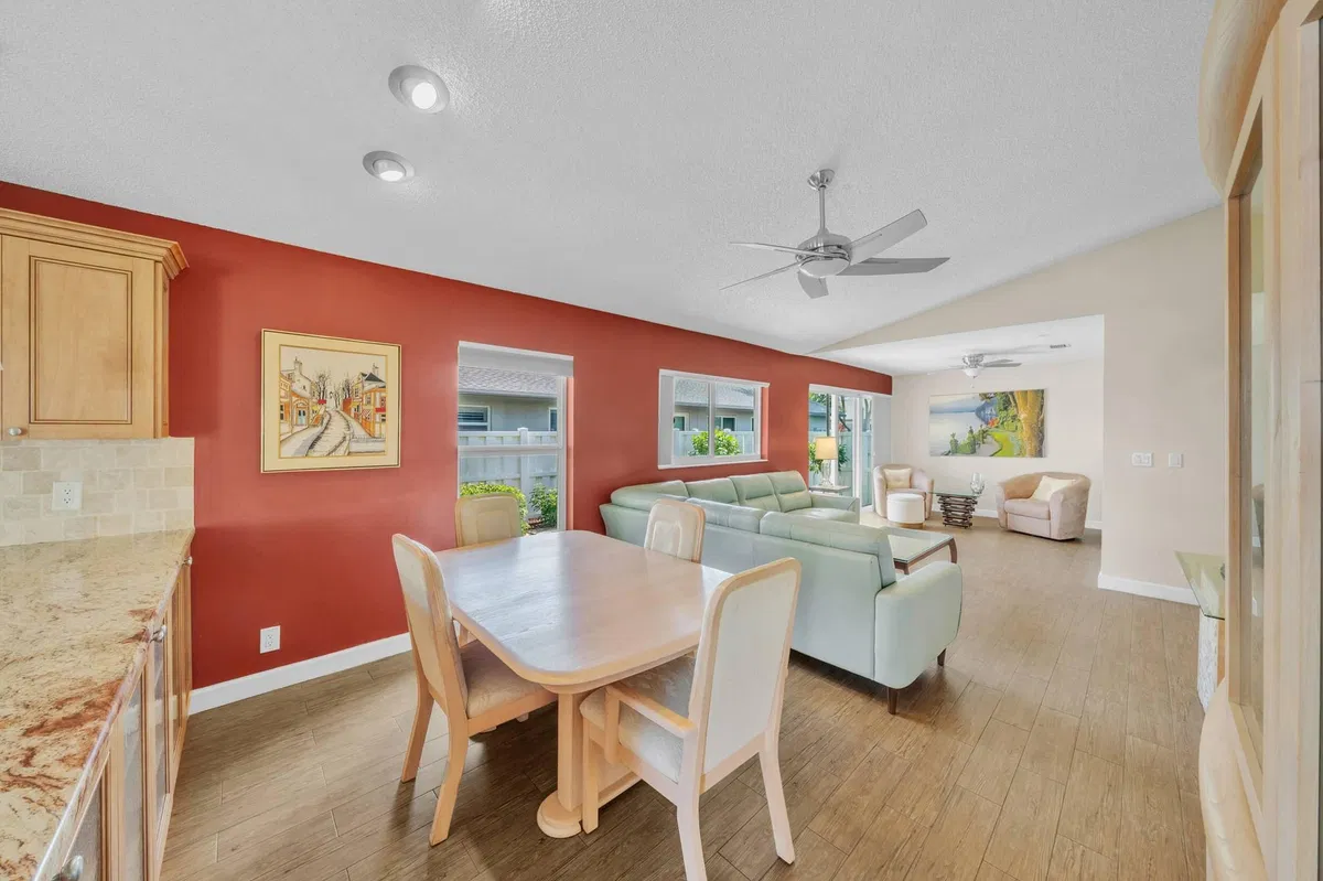 Residence photo 13