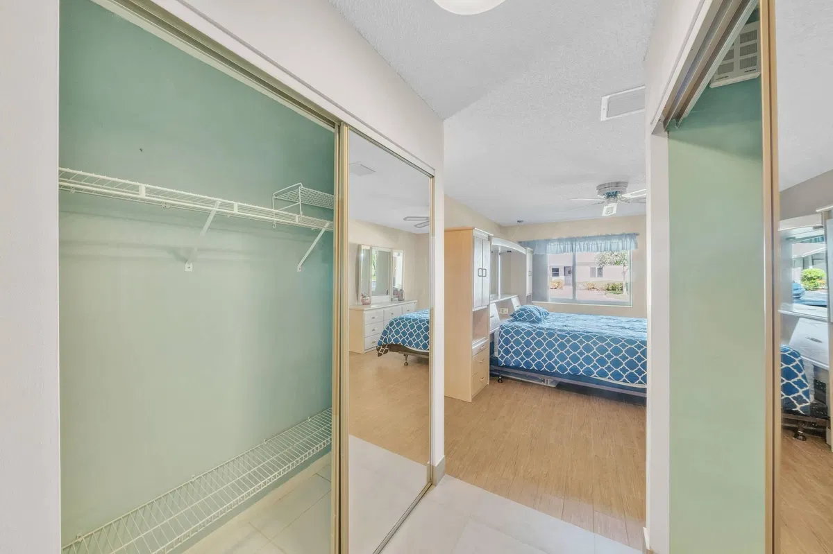 Residence photo 19