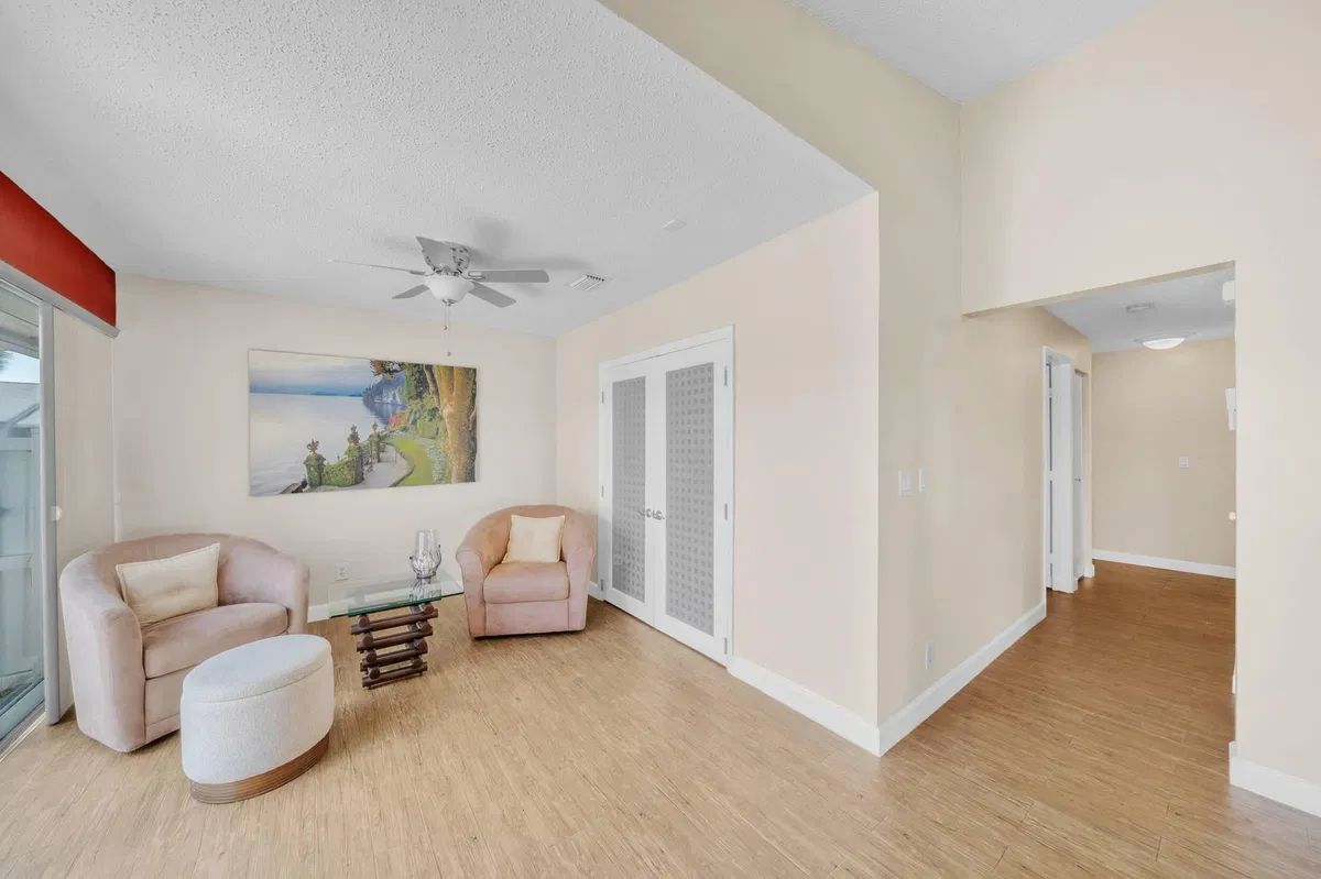 Residence photo 34