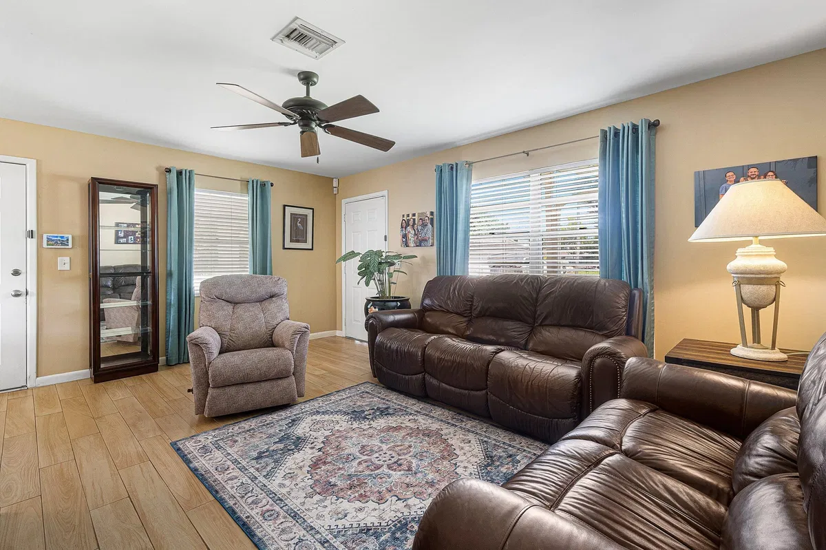 Residence photo 7