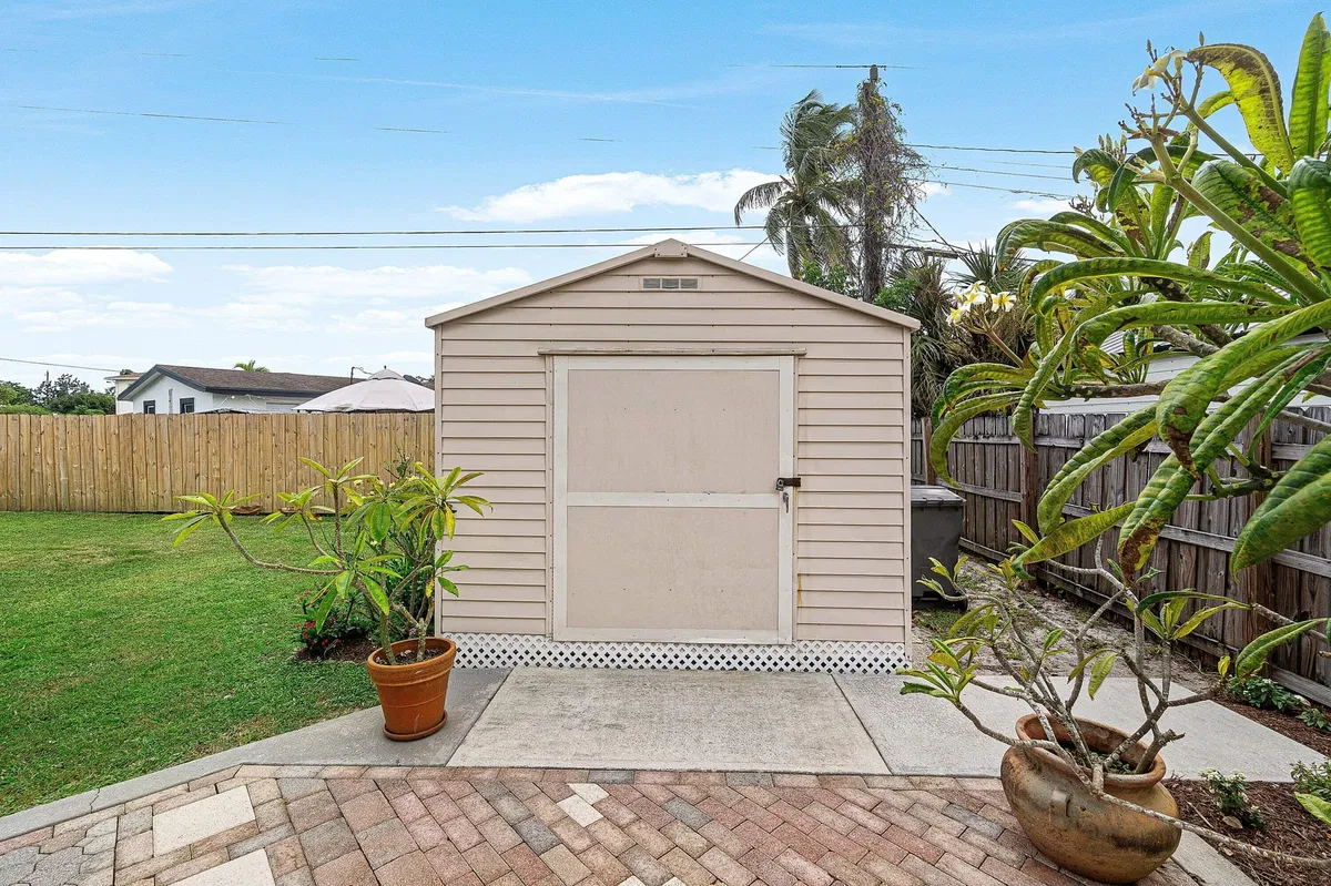 Residence photo 22