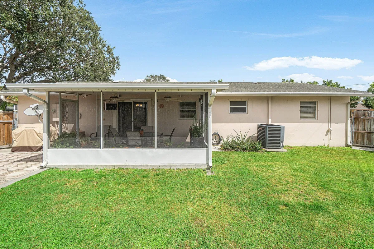 Residence photo 25
