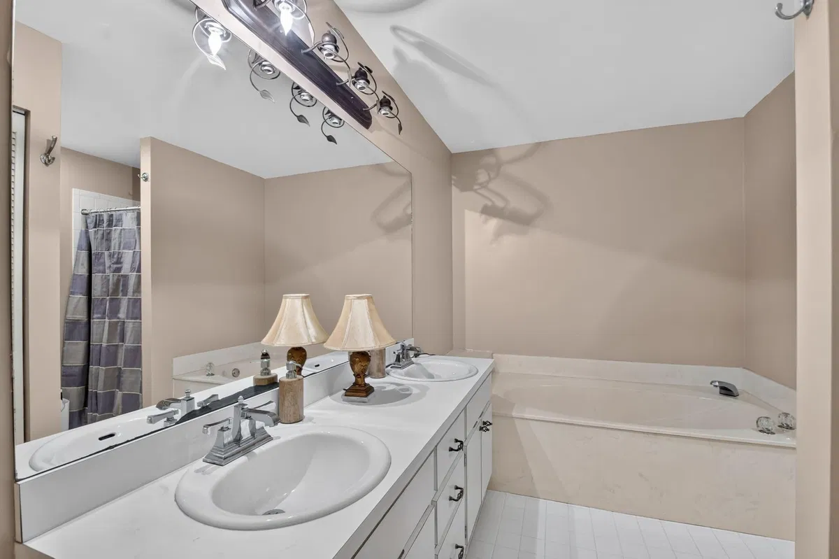 Residence photo 34