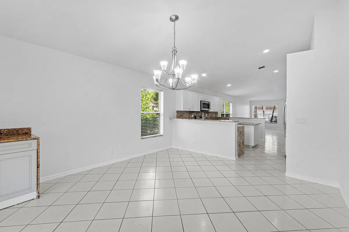 Residence photo 16