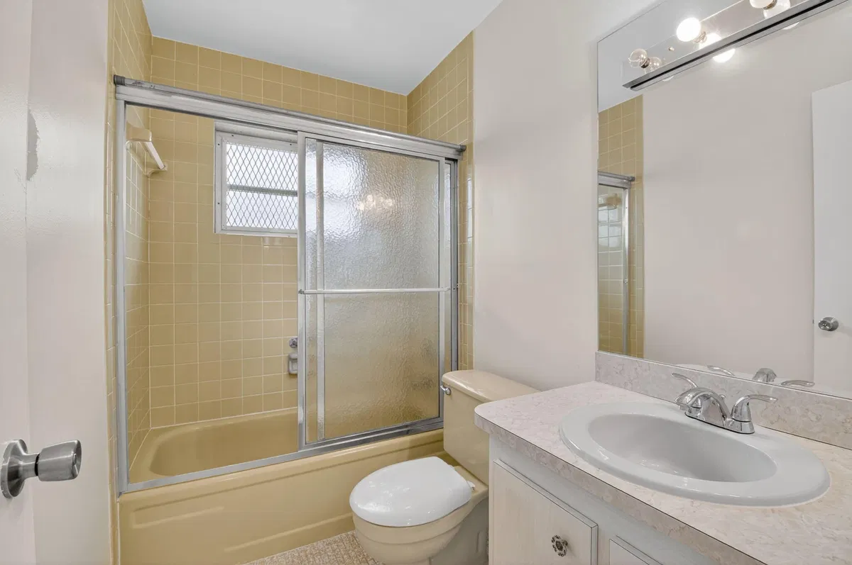 Residence photo 16