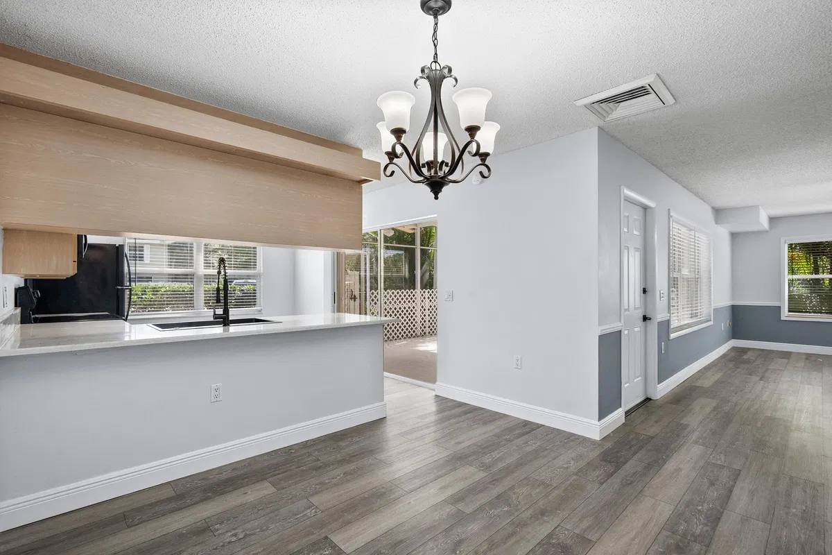  Residence photo 13