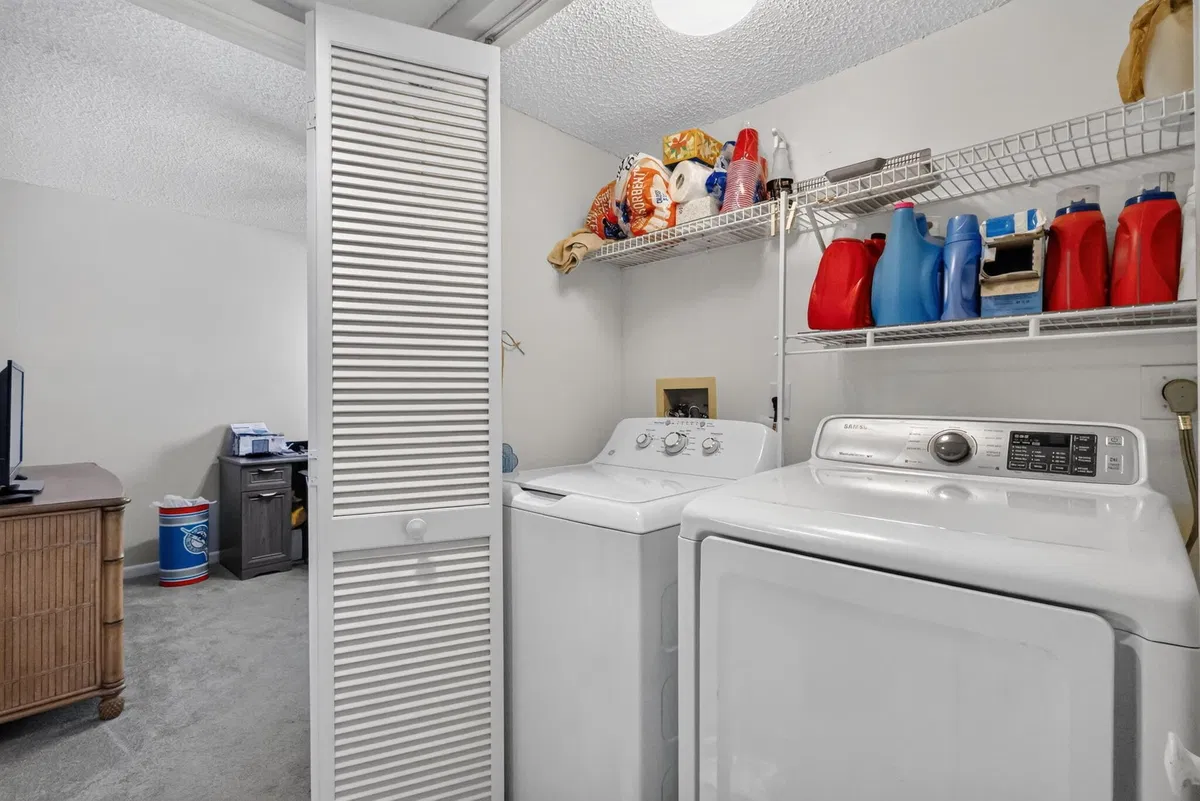 Unit 305 photo 40