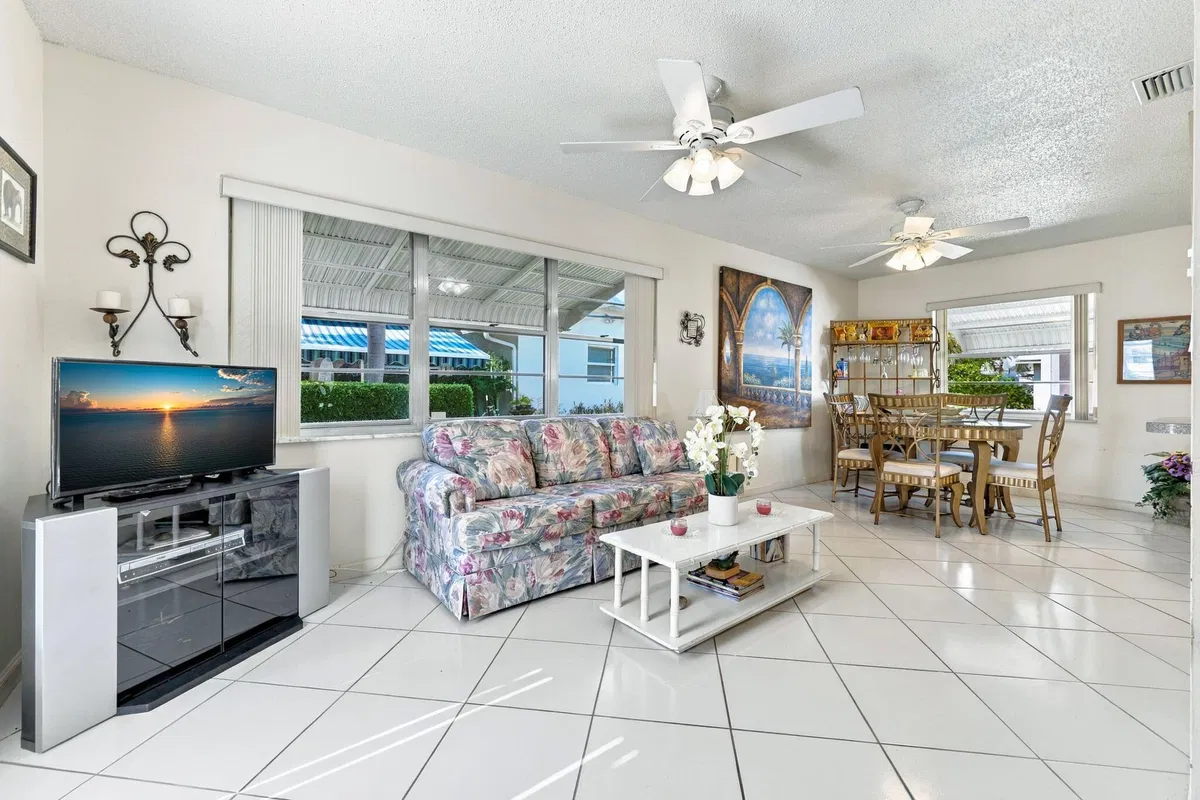  Residence photo 10