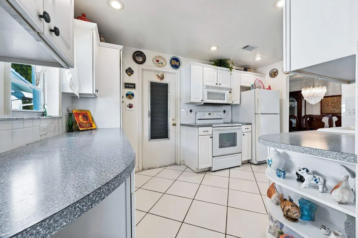  Residence photo 13