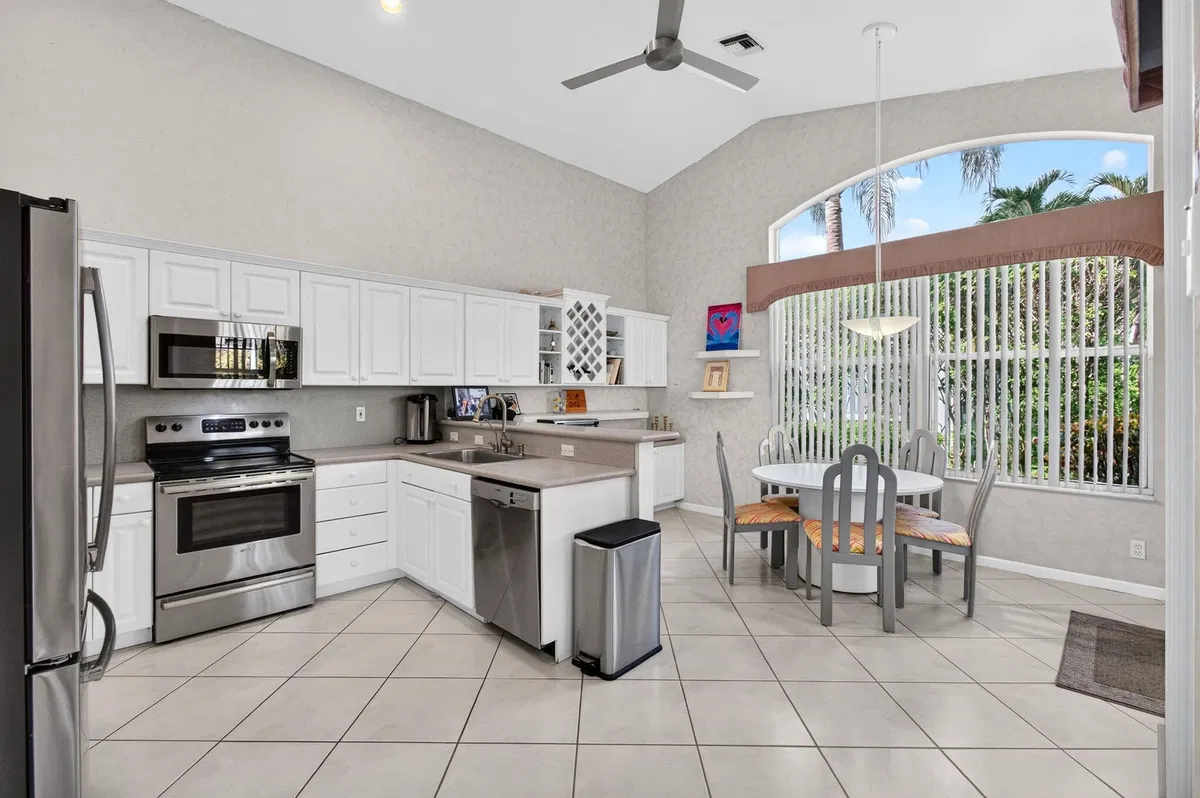 Residence photo 25