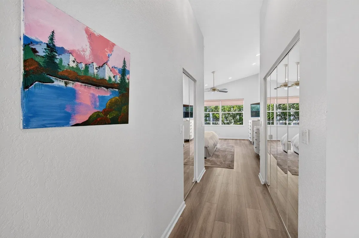 Residence photo 34