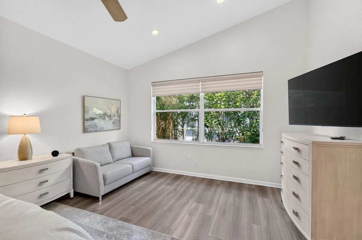 Residence photo 37