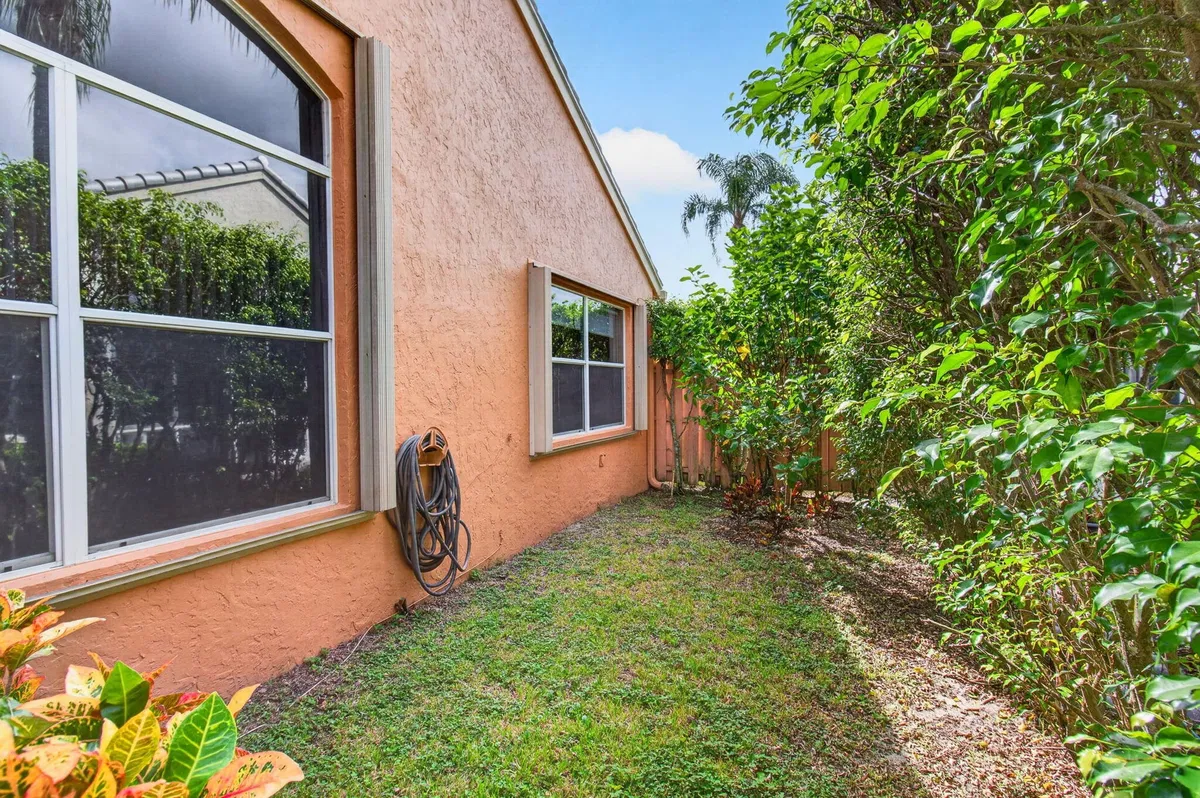 Residence photo 64