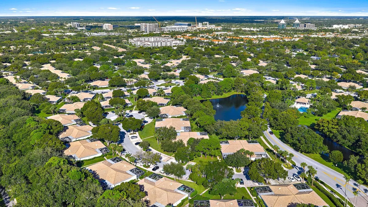 Residence photo 25