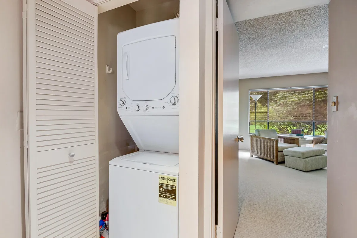 Residence photo 28