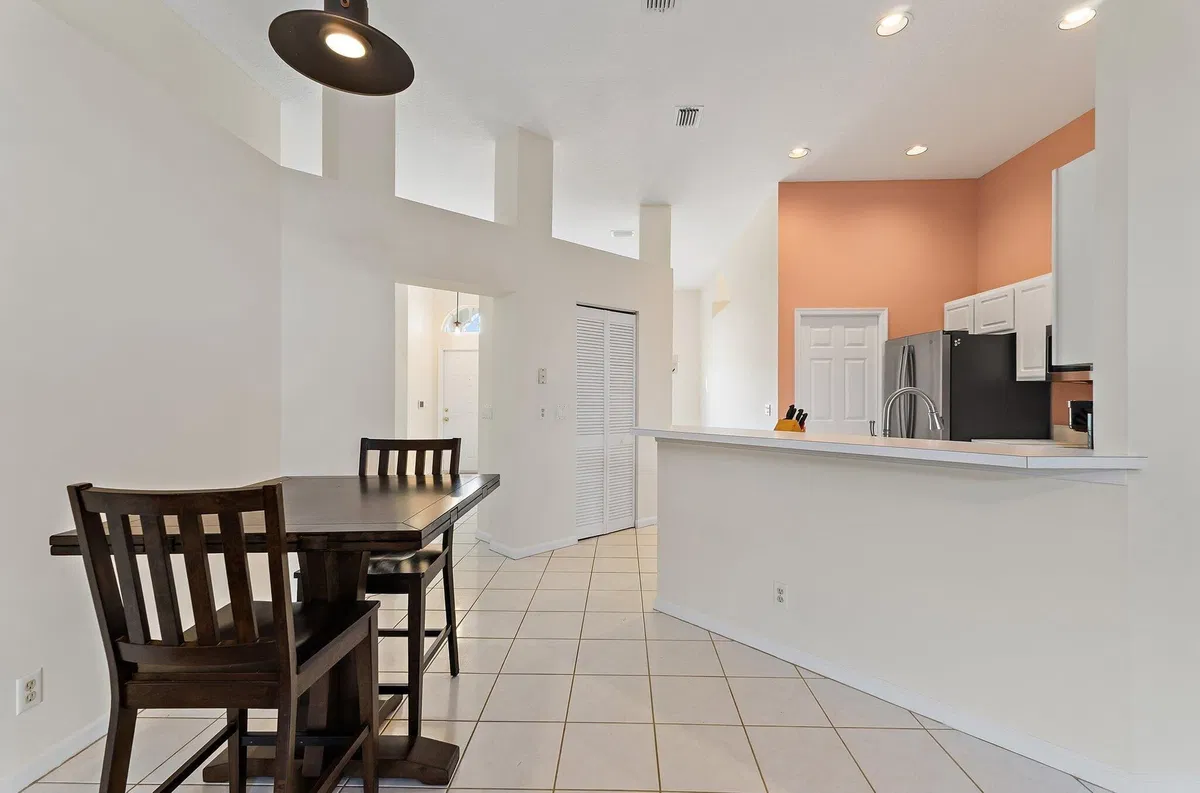 Residence photo 19