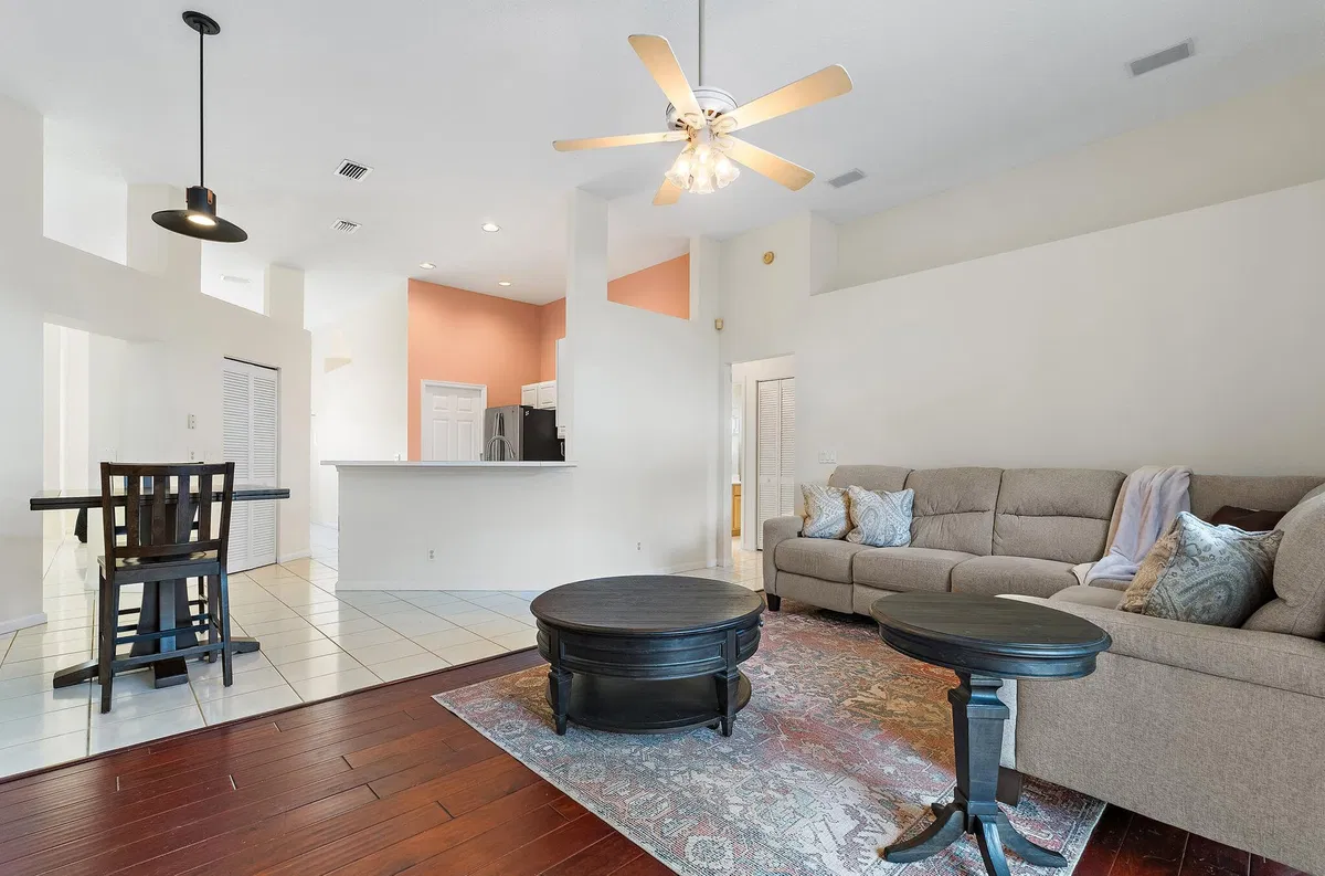 Residence photo 22
