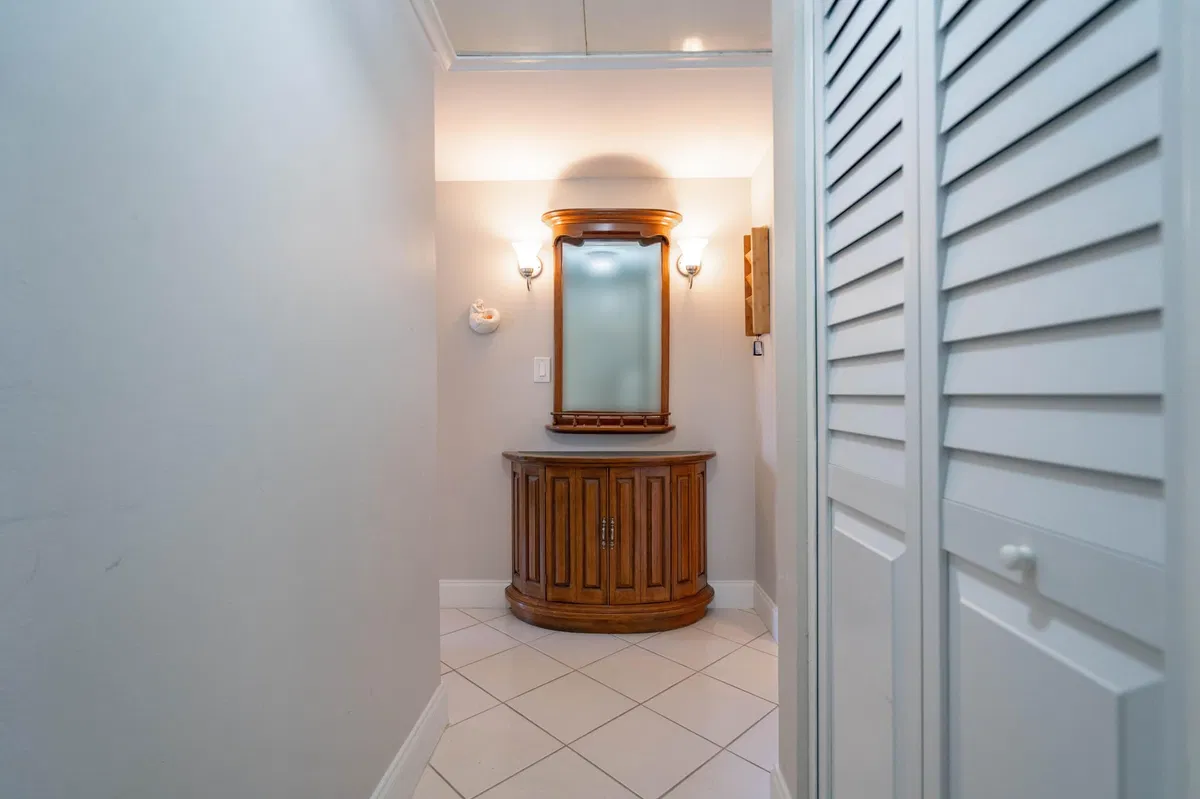 Unit 5260 photo 7