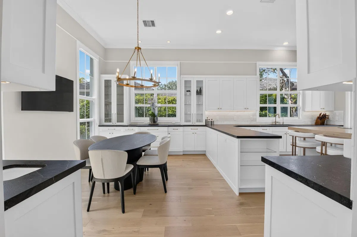 Woodfield Country Club Residence photo 10