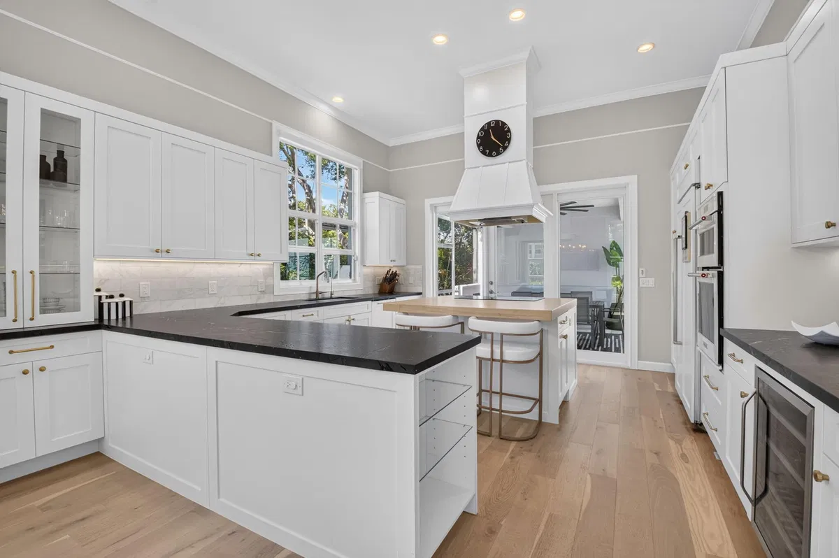 Woodfield Country Club Residence photo 13