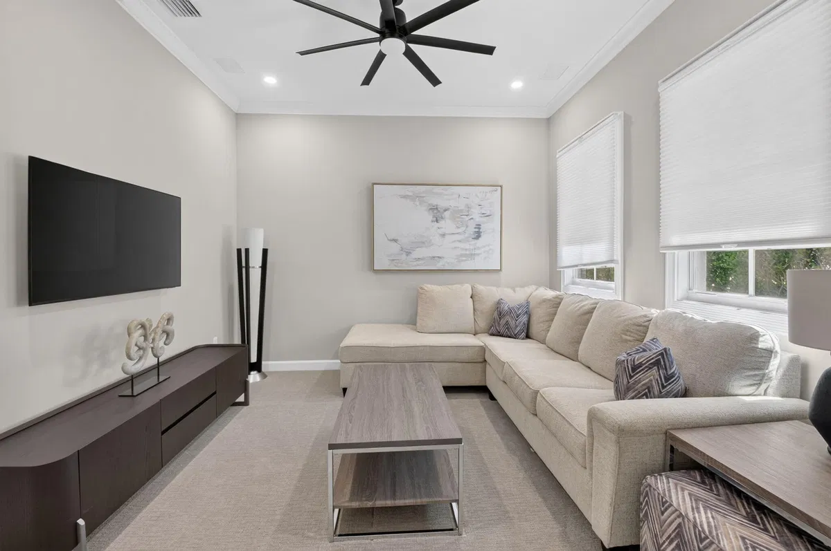 Woodfield Country Club Residence photo 22