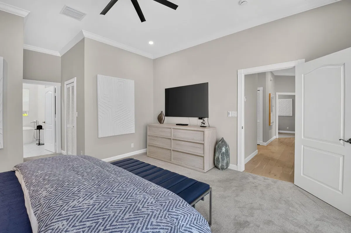 Woodfield Country Club Residence photo 25