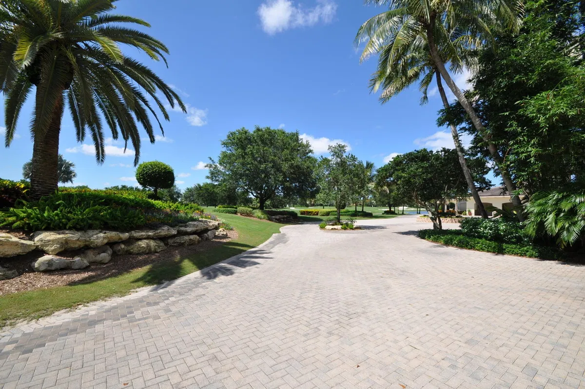 Woodfield Country Club Residence photo 85