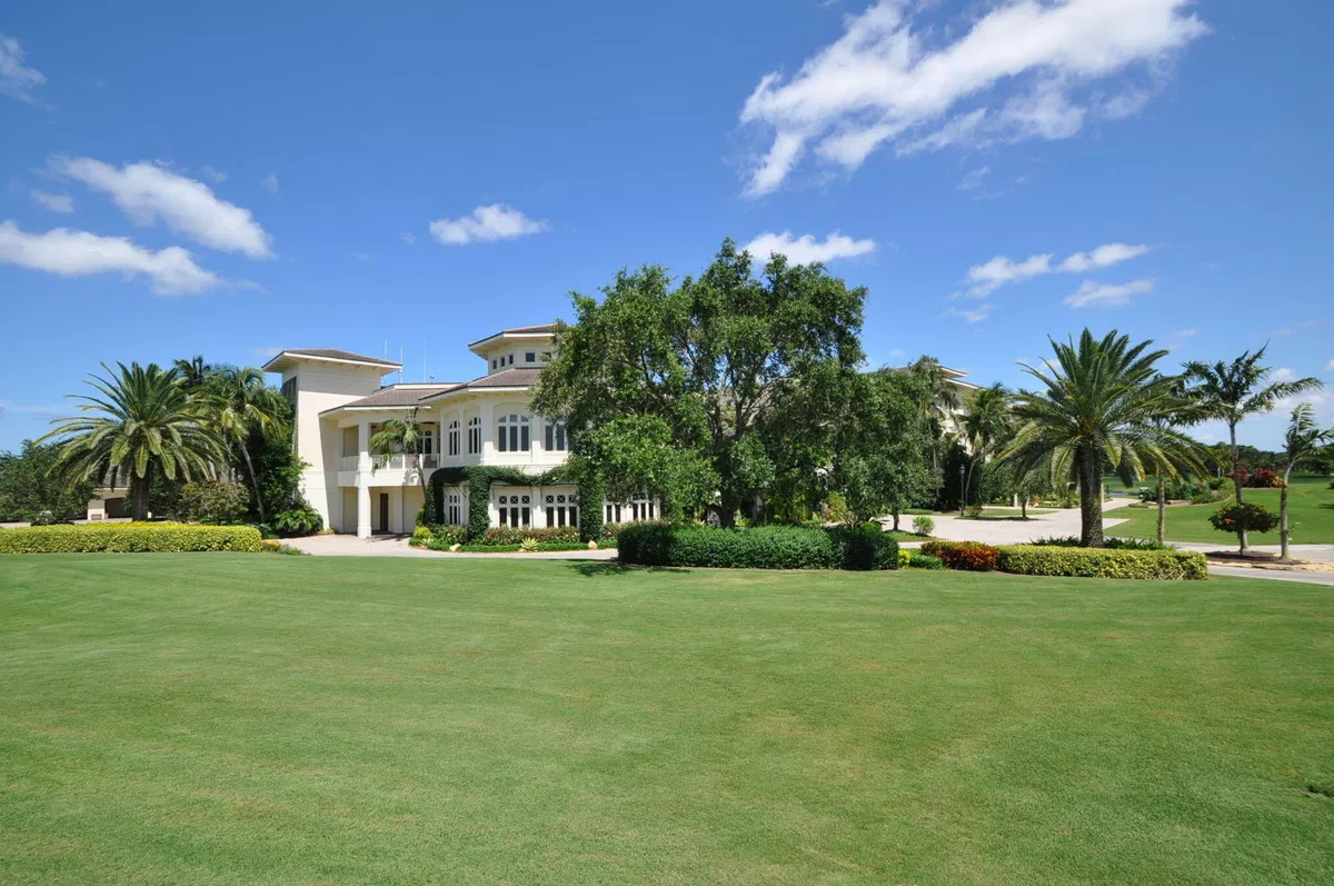 Woodfield Country Club Residence photo 91