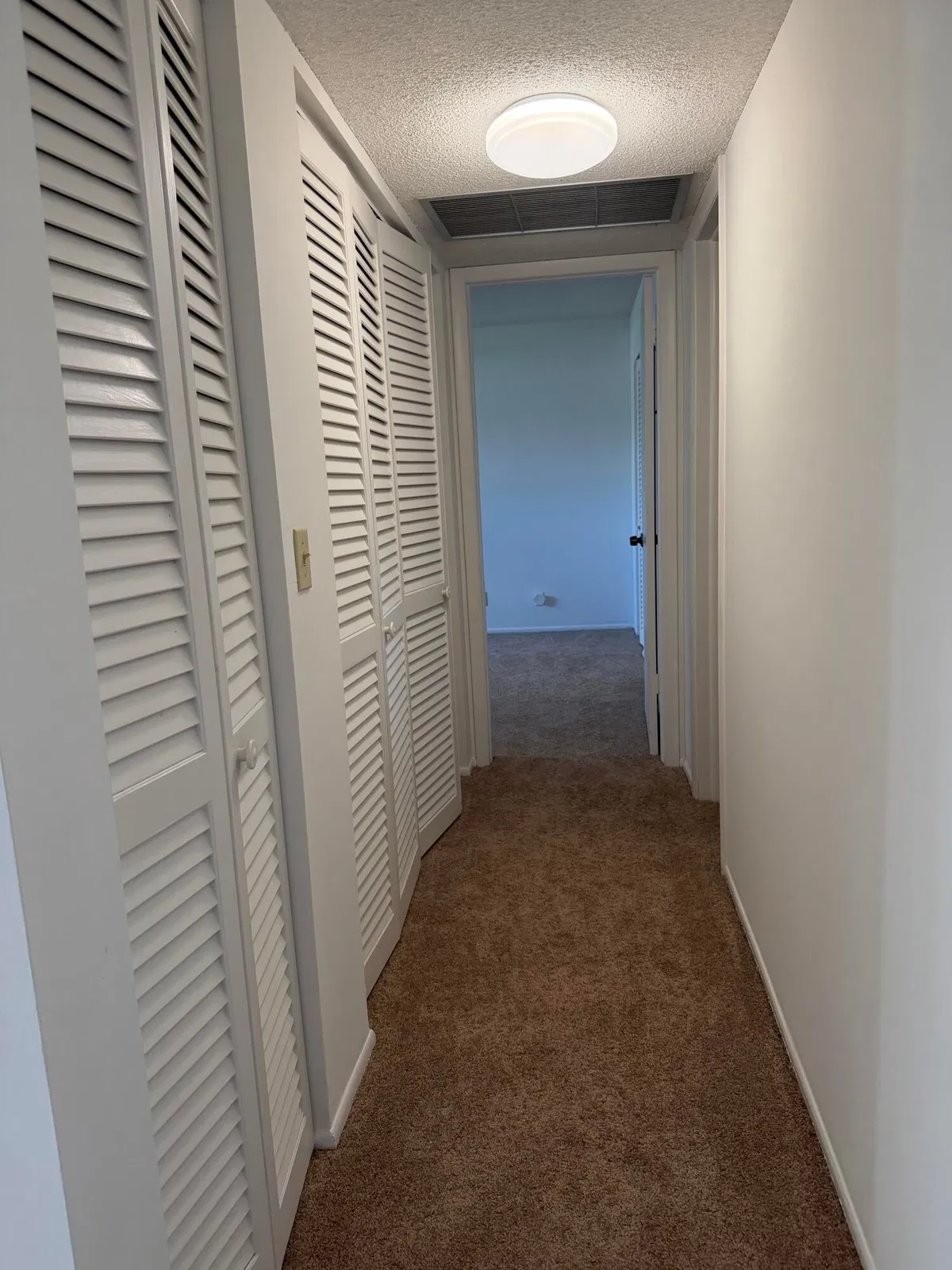 Unit 185 photo 7