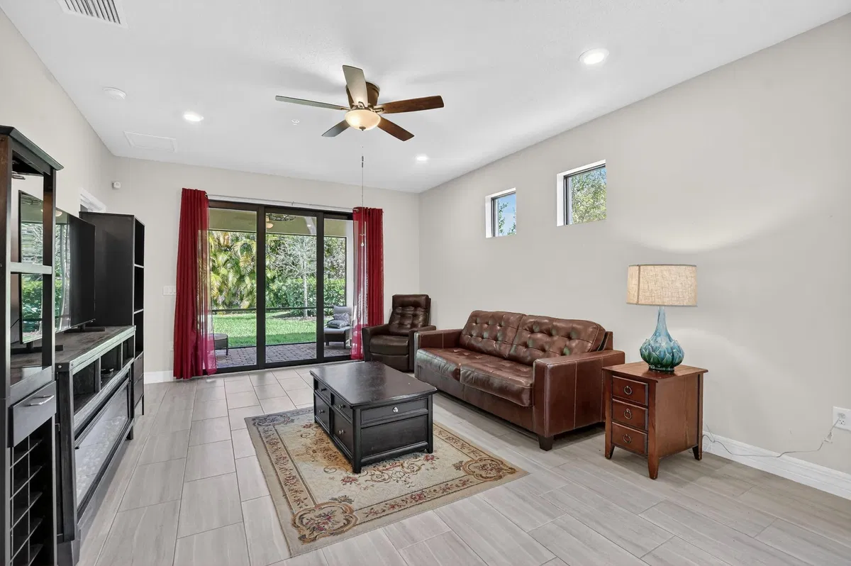 Residence photo 10
