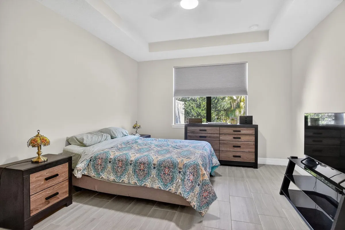Residence photo 19