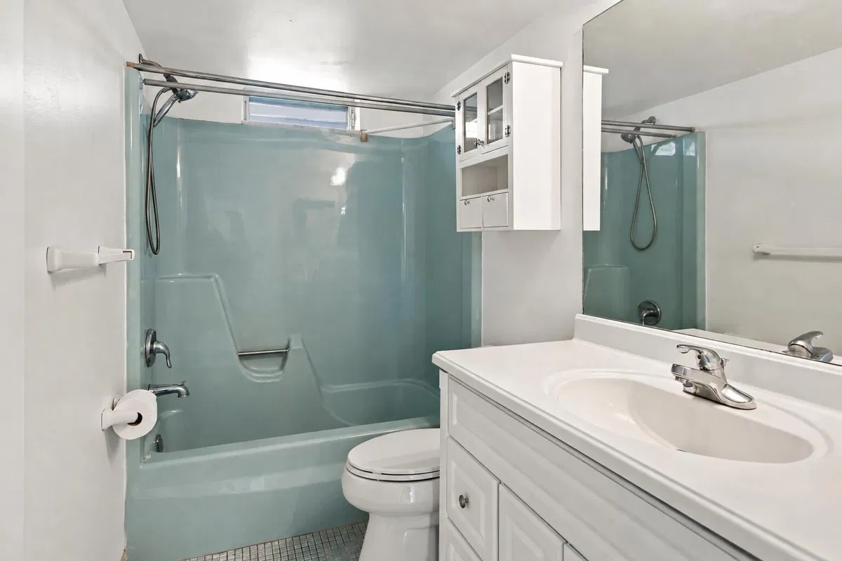  Unit 2100 photo 13