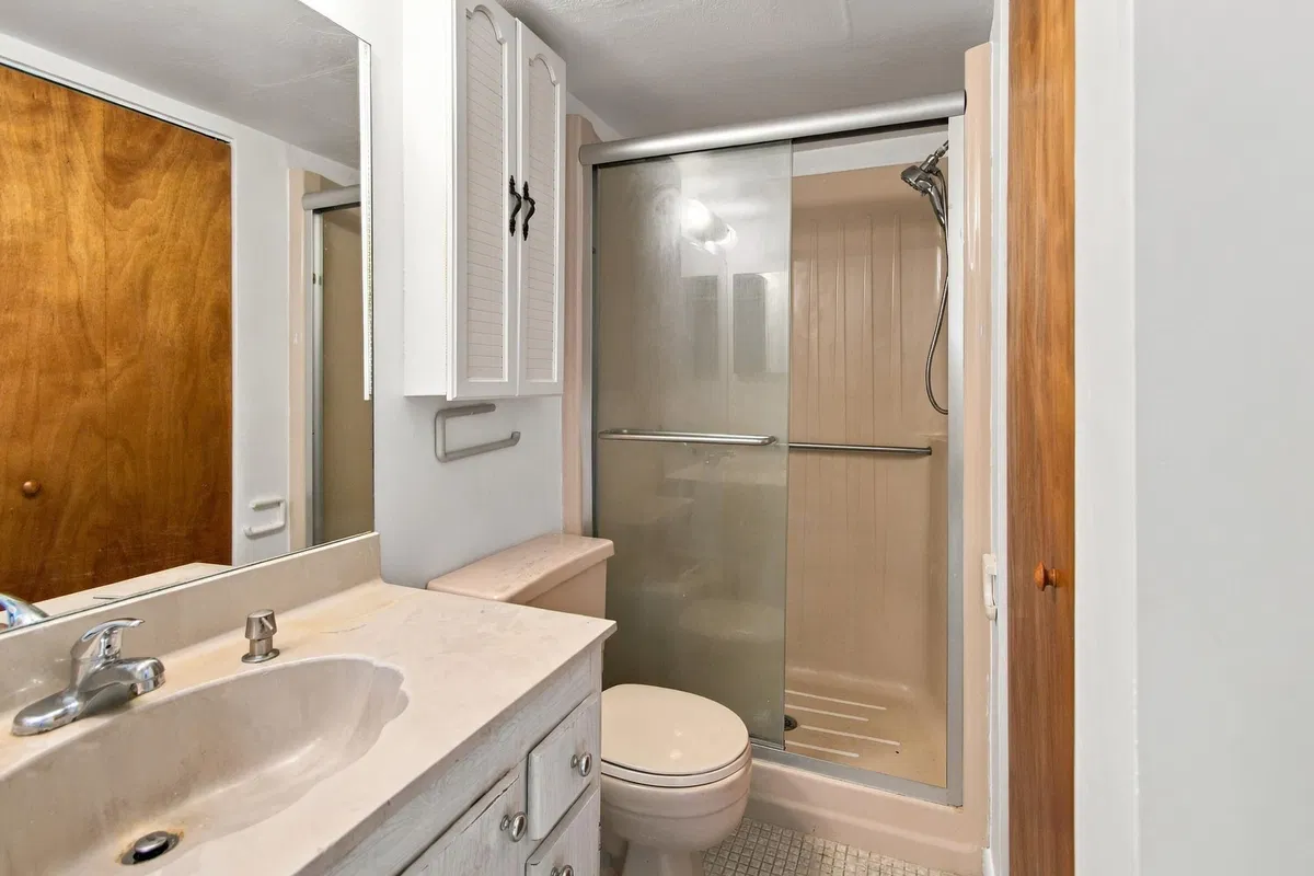  Unit 2100 photo 19