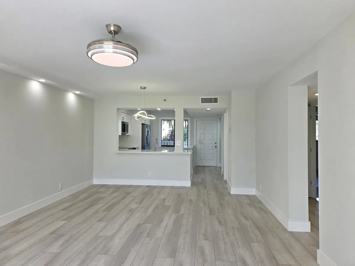 Unit Apt 203 photo 10