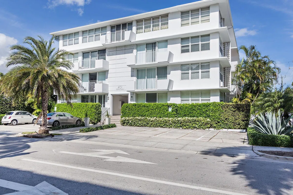 In-Town Palm Beach Unit 1040